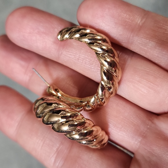 Gold twist bracelet pave cz bow charm rose gold twist bracelet and twist hoops - Picture 3 of 3